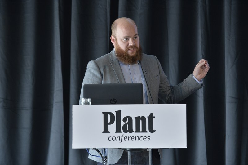 O Viktor Irle, Co-founder and Market Analyst at EV-volumes, ο οποίος μετέφερε στο κοινό όλα τα δεδομένα σχετικά με την παγκόσμια τάση των plug-in οχημάτων καθώς επίσης και τις προοπτικές που θα υπάρξουν για αυτά στο άμεσο μέλλον μέσα στην ΕΕ. O Viktor Irle, Co-founder and Market Analyst at EV-volumes, ο οποίος μετέφερε στο κοινό όλα τα δεδομένα σχετικά με την παγκόσμια τάση των plug-in οχημάτων καθώς επίσης και τις προοπτικές που θα υπάρξουν για αυτά στο άμεσο μέλλον μέσα στην ΕΕ.