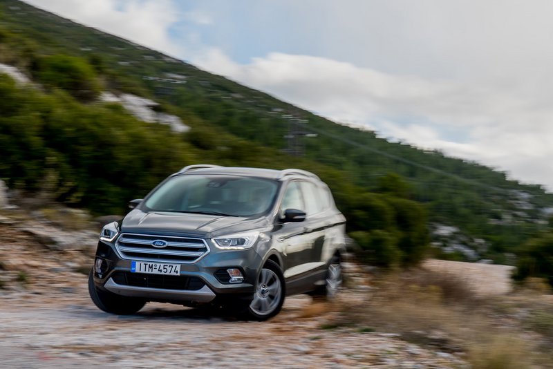 Η οδική συμπεριφορά του Kuga είναι καλή, σε σημείο που να θεωρείται από πολλούς «σημείο αναφοράς» για την κατηγορία.