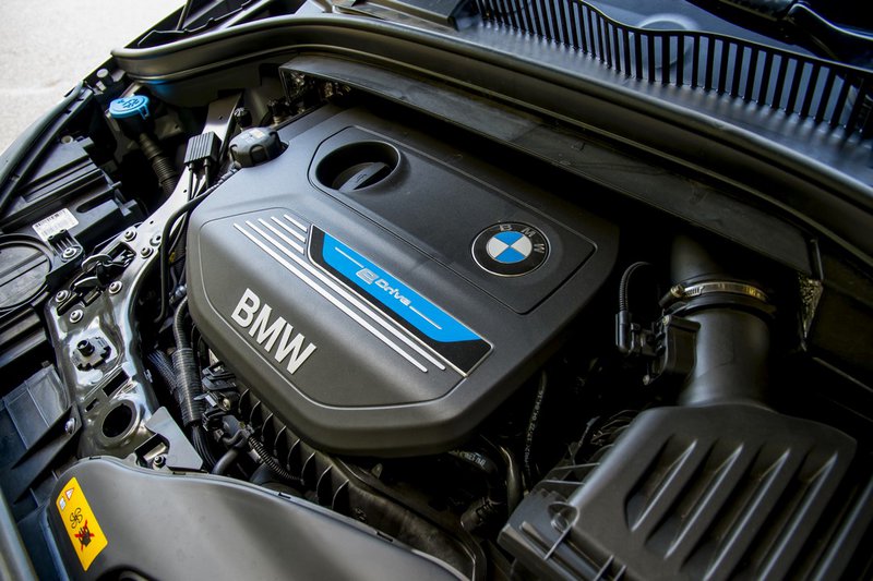 Δοκιμάζουμε την BMW 225xe iPerformance [photos]