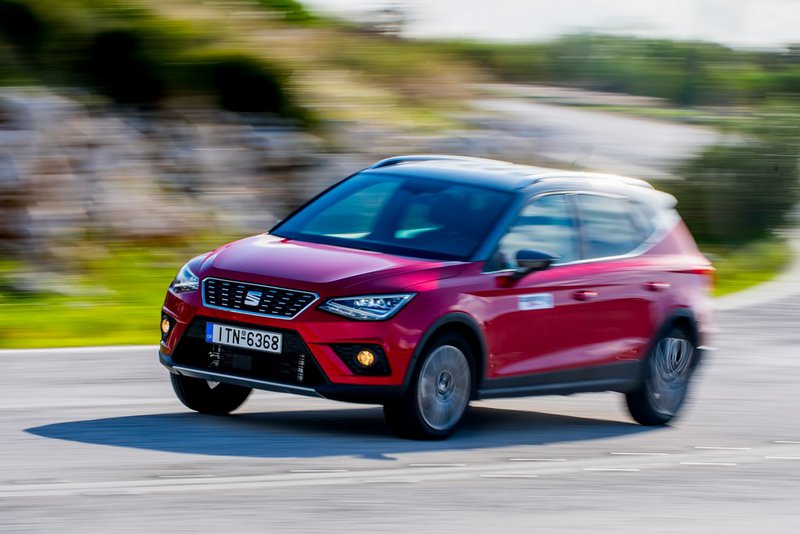 Η οδική συμπεριφορά του είναι καλή σε κάθε περίπτωση. Ο οδηγός έχει τη δυνατότητα ν’ αυξήσει τον ρυθμό κίνησής του αναμφίβολα.