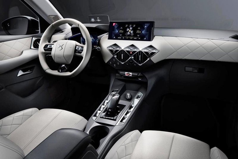 Ιδιαίτερα προσεγμένο το εσωτερικό του DS3 και με την γαλλική φινέτσα που κάνει τη διαφορά!