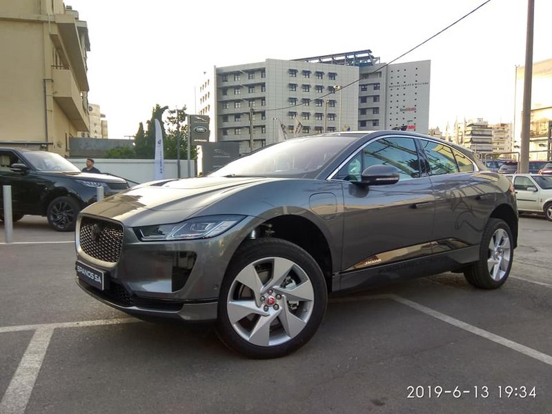 Αθλητική η σιλουέτα, αυτός ο... Ιαγουάρος προδιαθέτει για έναν πραγματικό σπορ χαρακτήρα!