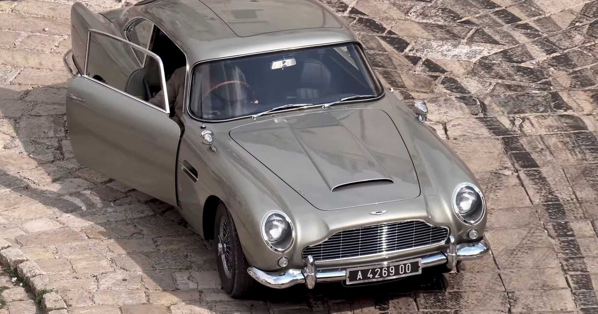 Most recent james bond movie picture