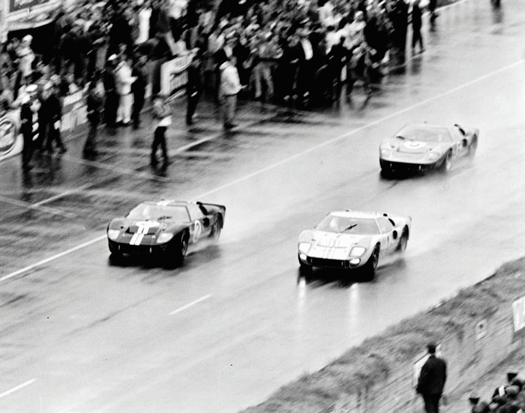 H ιστορική στιγμή του τερματισμού στις 24 Hours of Le Mans του 1966