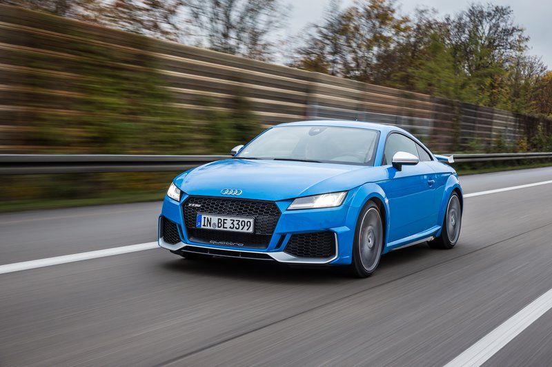 Το Audi TT RS είναι ένα από τα καλύτερα sport coupe που υπάρχουν αυτή τη στιγμή και ίσως το μοναδικό που μπορεί να συνδυάζει την ευκολία στην καθημερινή χρήση με τον αυθεντικό sport χαρακτήρα...