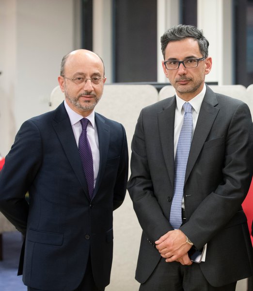 Ο κ. Γιάννης Καντώρος (δεξιά), Διευθύνων Σύμβουλος της ΙΝΤΕRAMERICAN και ο κ. Ιωάννης Ρούντος, Διευθυντής Εταιρικών Υποθέσεων της INTERAMERICAN.