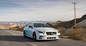 Ανανεωμένη και hi-tech η Mercedes-Benz E-Class