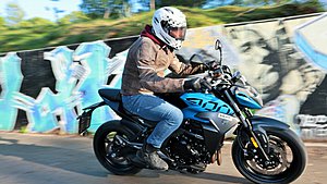TEST – CFMOTO 400NK 