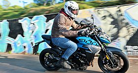 TEST – CFMOTO 400NK