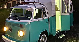 Πόσα θα δίνατε γι’ αυτό το Volkswagen Kombi του 1975;