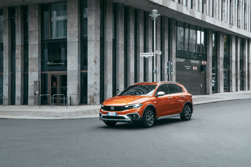 https://www.caranddriver.gr/promo/arthro/stin_ellada_to_neo_fiat_tipo_cross_times_kai_eksoplismos-7797217/