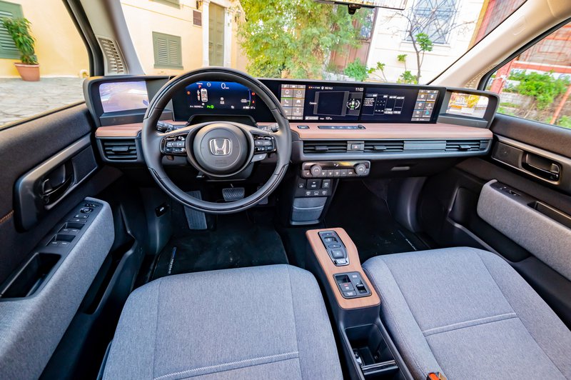 Tο εσωτερικό του Honda E