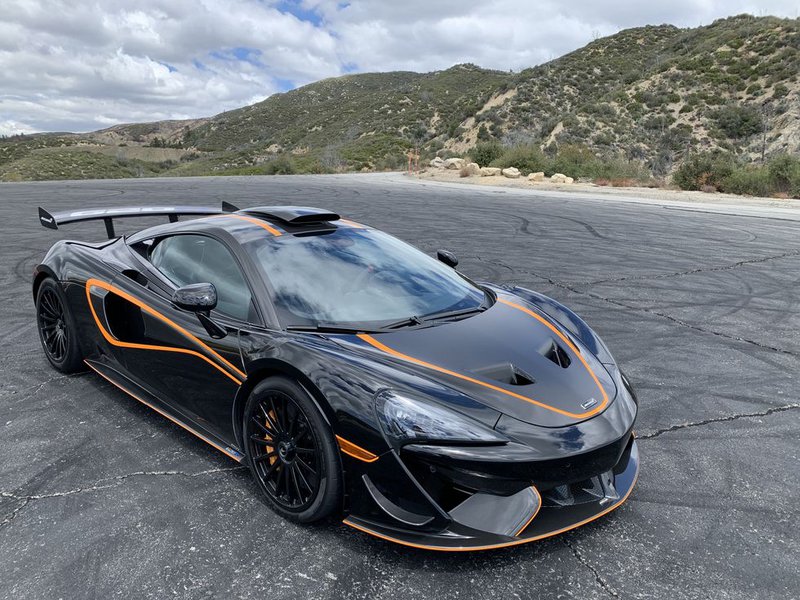 Αυτή η McLaren 620R είναι μια από τις 1.267 (!) που πωλήθηκαν πέρυσι σε όλο τον κόσμο. Αυτή η McLaren 620R είναι μια από τις 1.267 (!) που πωλήθηκαν πέρυσι σε όλο τον κόσμο.