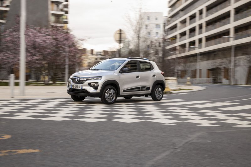 To Dacia Spring, που σύμφωνα με τα μέχρι τώρα δεδομένα θα είναι το πιο φθηνό όχημα της ευρωπαϊκής αγοράς. To Dacia Spring, που σύμφωνα με τα μέχρι τώρα δεδομένα θα είναι το πιο φθηνό όχημα της ευρωπαϊκής αγοράς.
