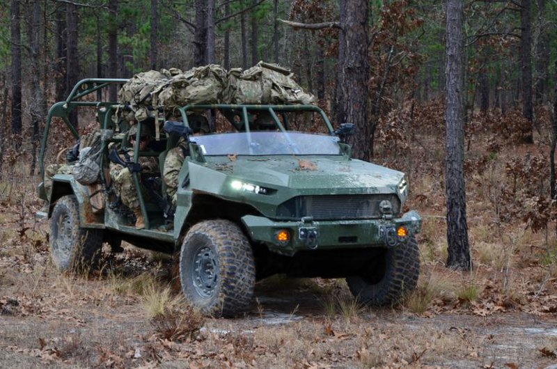 GM DEFENSE: Το άρμα της General Motors, είναι μια ηλεκτρική έκδοση του νέου INFANTRY SQUAD που κατασκευάστηκε σε μόλις 3 μήνες! U.S. ARMY PHOTO BY PAOLO BOVO GM DEFENSE: Το άρμα της General Motors, είναι μια ηλεκτρική έκδοση του νέου INFANTRY SQUAD που κατασκευάστηκε σε μόλις 3 μήνες! U.S. ARMY PHOTO BY PAOLO BOVO