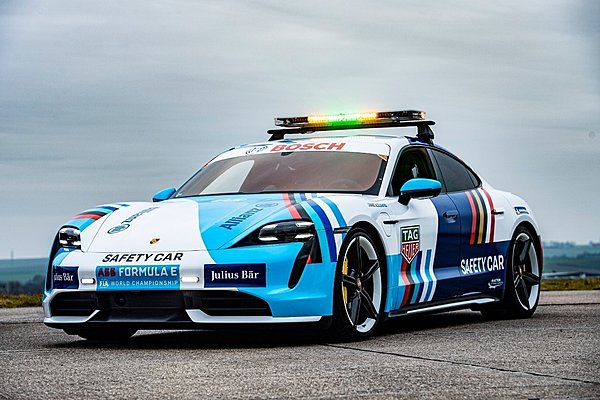 Porsche Taycan Turbo S: Tο νέο αυτοκίνητο ασφαλείας της Formula E (photos)