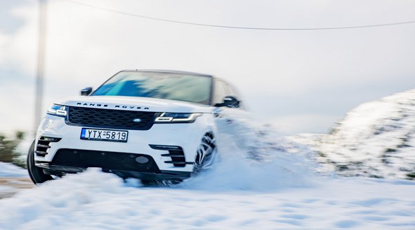 Range Rover Velar P400e PHEV: Δοκιμάζουμε το επιβλητικό SUV στα χιόνια
