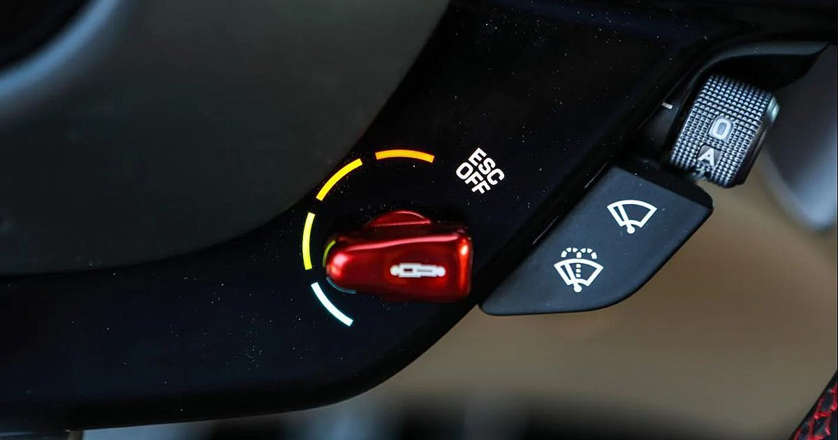 Πώς λειτουργεί ο διακόπτης στο τιμόνι των Ferrari