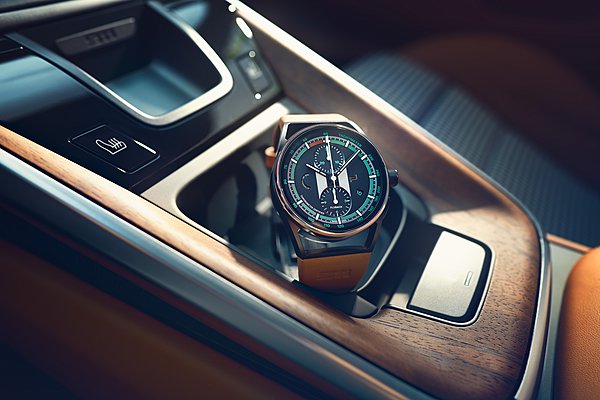 Η Porsche Design παρουσιάζει τον αποκλειστικό χρονογράφο Chronograph 911 Sport Classic