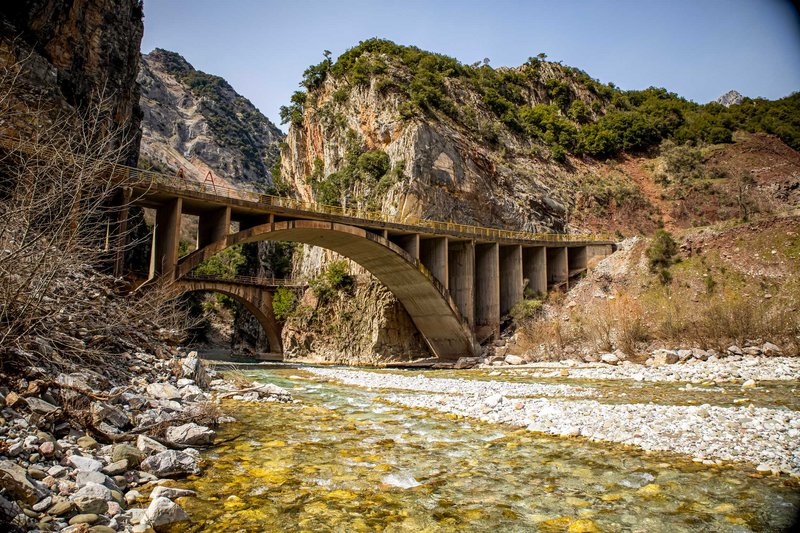 Στα Διπόταμα, που αποτελούν σημείο εκκίνησης υπαίθριων δραστηριοτήτων. Στα Διπόταμα, που αποτελούν σημείο εκκίνησης υπαίθριων δραστηριοτήτων.