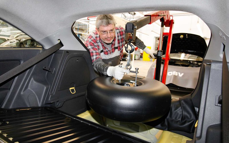 Τοποθέτηση κιτ υγραερίου σε ΙΧ αυτοκίνητο τύπου Opel Corsa.