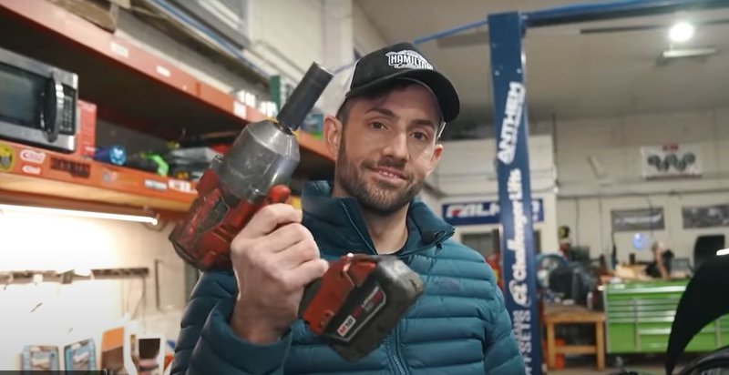 O κάτοχος της συλλογής των πανάκριβων αυτοκινήτων Steve Hamilton.