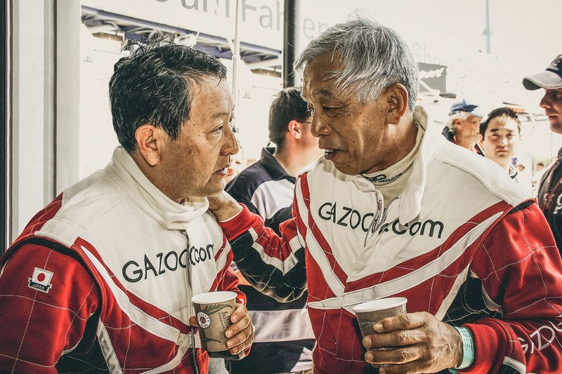 Ο κ. Akio Toyoda (αριστερά) με τον δάσκαλό του κ. Hiromu Naruse.