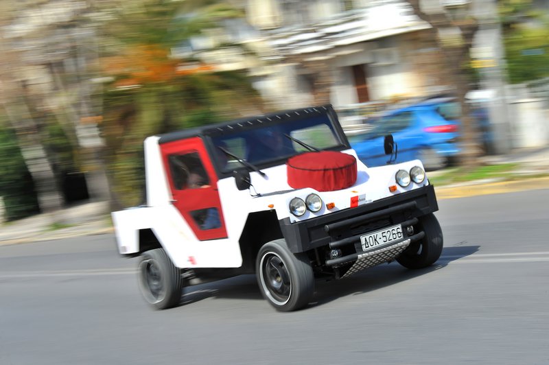Το ελληνικό Car and Driver είχε οδήγησει στους δρόμους της Αθήνας το Super K prototype. Το σημερινό Super K είναι ριζικά βελτιωμένο. Το ελληνικό Car and Driver είχε οδήγησει στους δρόμους της Αθήνας το Super K prototype. Το σημερινό Super K είναι ριζικά βελτιωμένο.