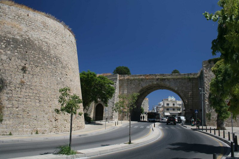 Η «Χανιόπορτα», στον προμαχώνα του Παντοκράτορα, στη δυτική πλευρά της οχύρωσης.