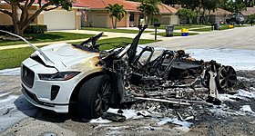 Ηλεκτρική Jaguar I-Pace έπιασε φωτιά ενώ ήταν σταθμευμένη! (photos)