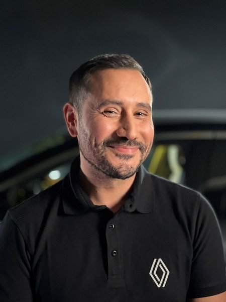 Ο Sofiane Amaanan, Project Manager Ανάπτυξης και Καινοτομίας στο τμήμα Μηχανολογίας Οχημάτων και Projects της Renault. Ο Sofiane Amaanan, Project Manager Ανάπτυξης και Καινοτομίας στο τμήμα Μηχανολογίας Οχημάτων και Projects της Renault.