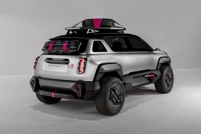 Στο πίσω μέρος ξεχωρίζουν τα κάθετα φωτιστικά σώματα κατά τα πρότυπα του Renault 4.