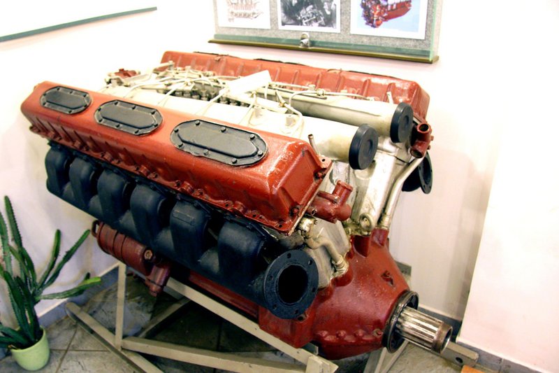 Ο κινητήρας V-2 στο μουσείο ιστορίας του T-34. Φωτ.: Vitaly V. Kuzmin. Ο κινητήρας V-2 στο μουσείο ιστορίας του T-34. Φωτ.: Vitaly V. Kuzmin.