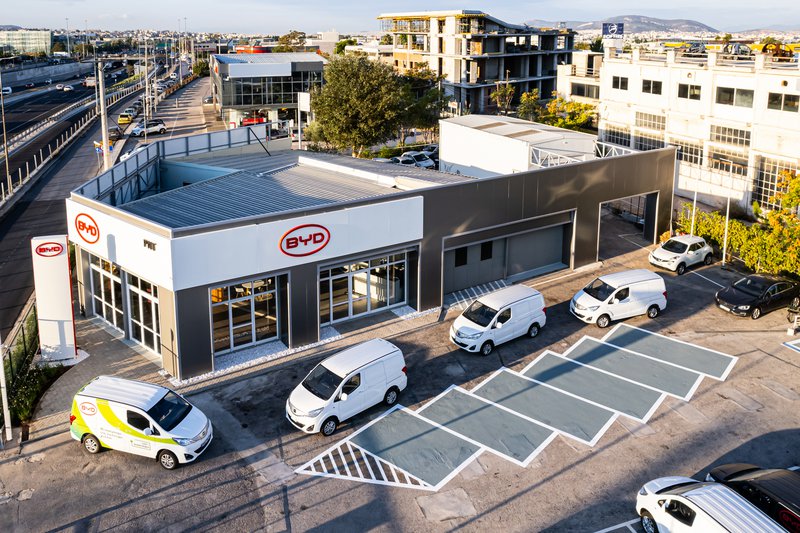 Οι εγκαταστάσεις της PNT CARS – PANTOPIKOS 16ο χλμ. Ε.Ο. Αθηνών-Λαμίας & Θηβαΐδος.