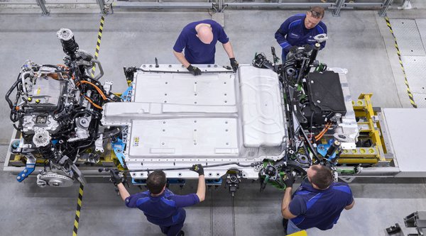 Στον «πάγο» ακόμη ένα φιλόδοξο σχέδιο παραγωγής μπαταριών στην Ευρώπη