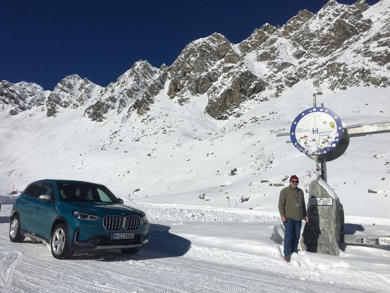 Κερασάκι στην τούρτα ήταν η οδήγηση στον ευρωπαϊκό δρόμο με το μεγαλύτερο υψόμετρο. Η ανάβαση έως τα 2.798,16 μέτρα αποδείχθηκε παιχνιδάκι, παρά το στρώμα πάγου που κάλυπτε την άσφαλτο.