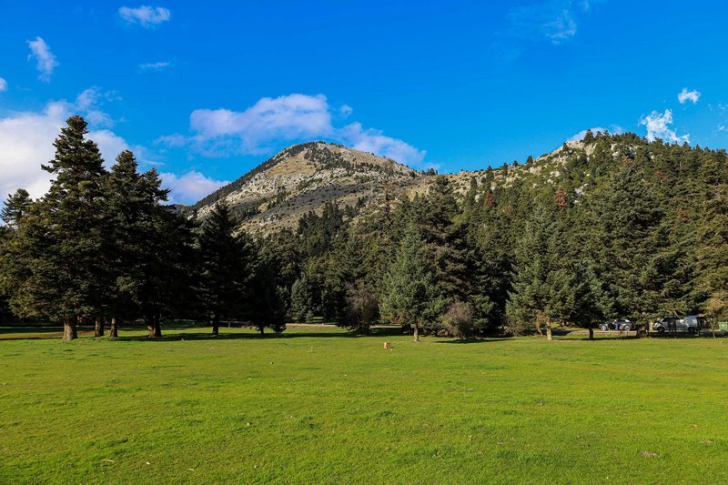 Η πανέμορφη τοποθεσία Αρβανίτσα συγκεντρώνει πλήθη επισκεπτών, που επισκέπτονται και την τοπική ταβέρνα/αναψυκτήριο, το Σαββατοκύριακο. Η Αρβανίτσα θεωρείται ιδανική για εκδρομές, περιπάτους, αθλητικές δραστηριότητες και ορειβασία.