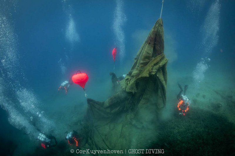 Σε δύο δόσεις, το 2021 και το 2022, έδρασε στην Ιθάκη η Healthy Seas με την υποστήριξη της Hyundai ανασύροντας, κατ΄αρχάς, από τη θάλασσα συνολικά 23,5 τόνους «δίχτυα φαντάσματα» και , στη συνέχεια, 44 τόνους πλαστικά θαλάσσια απορρίμματα.