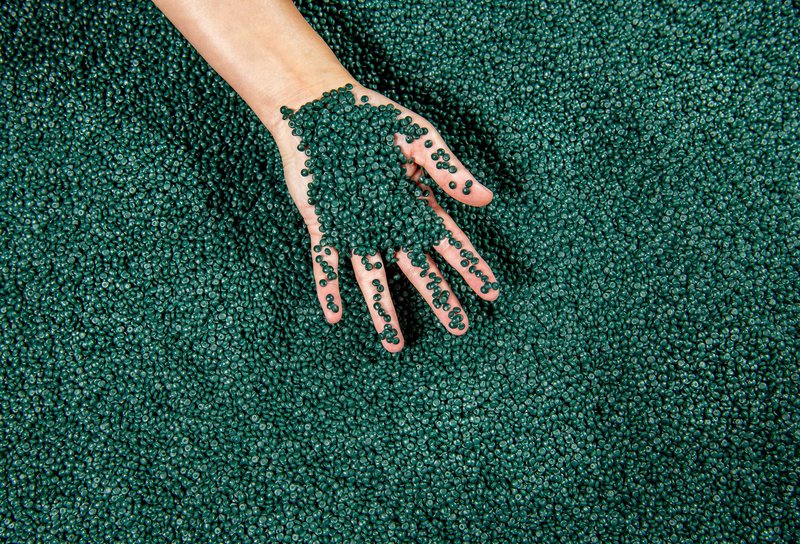 Παραγωγή κόκκων πλαστικού από δίχτυα, από τη BMW σε συνεργασία με τη δανέζικη εταιρεία PLASTIX.