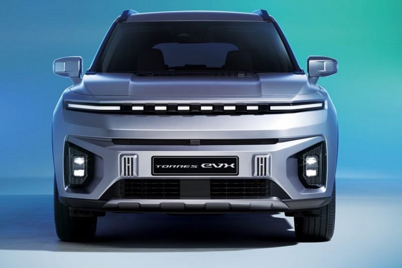 To KG Mobility Torres EVX.