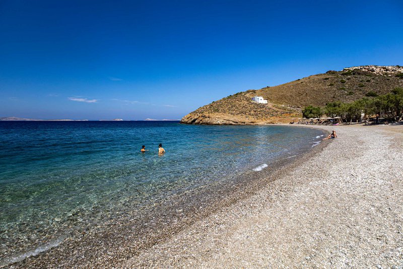Η παραλία του Αγίου Κωνσταντίνου.