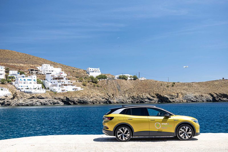 Στο λιμάνι του Πέρα Γιαλού.