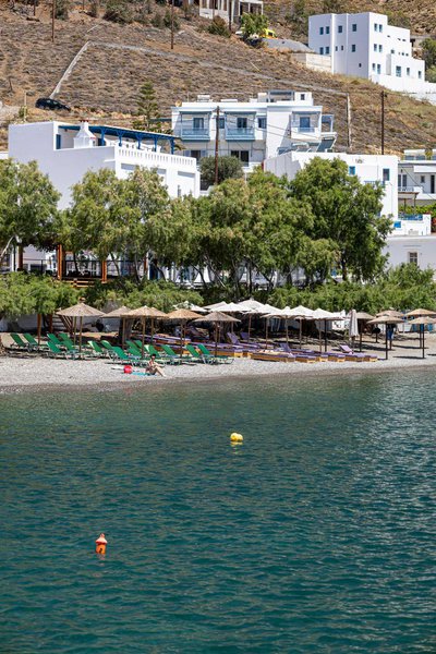 Άποψη της παραλίας του Πέρα Γιαλού.