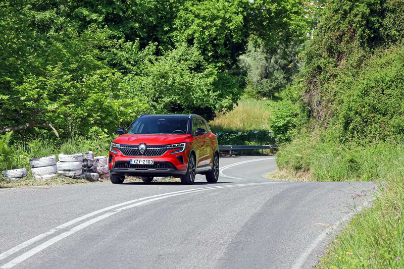 Στην καταπράσινη ανάβαση της Κύμης.