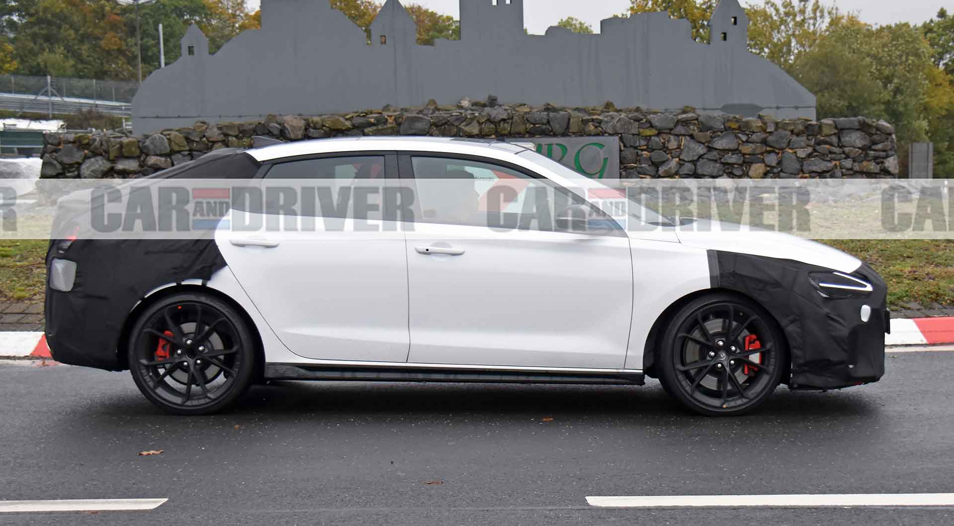 Πρώτες φωτογραφίες του ανανεωμένου Hyundai i30 Fastback N (photos)