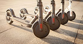 Αθήνα: Νέος κανονισμός για τα ηλεκτρικά πατίνια – Πού επιτρέπεται η κυκλοφορία και πού όχι, τι ισχύει με τη στάθμευση (χάρτης)