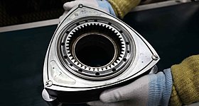 Mazda: Σενάρια για μοντέλο με Wankel κινητήρα που θα ενθουσιάσει τους petrolheads