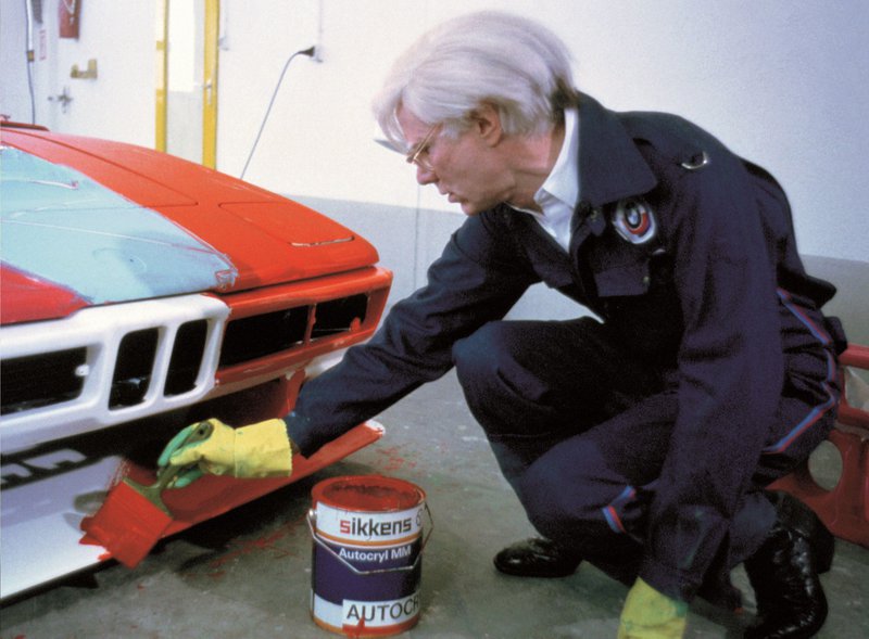 O Andy Warhol βάφει την BMW M1.
