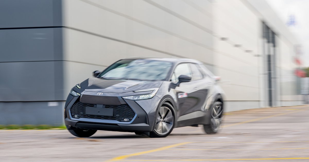 Toyota C-HR: Τι εξοπλισμό αγοράζεις με τα 28.300€ της βασικής έκδοσης