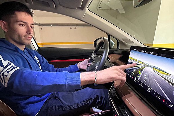 Μίλτος Τεντόγλου: To supermini με τη... σούπερ τιμή που οδηγεί ο Έλληνας Ολυμπιονίκης (video)